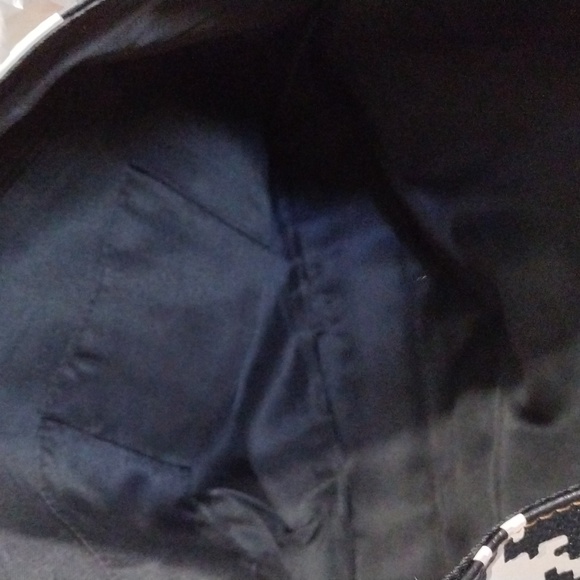 Modern Tote - Picture 2 of 3